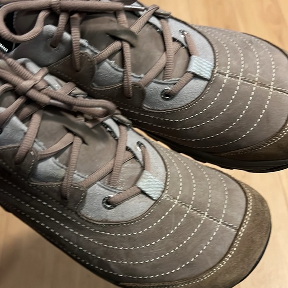 Vibrant BAR Hiking Ankle Boot size 6 - Picture 2 of 10